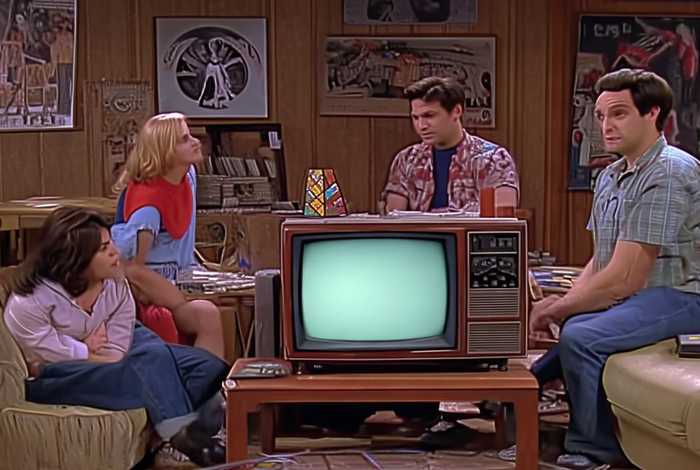 生活大爆炸第一季一共多少集、生活大爆炸第一季一共多少集啊