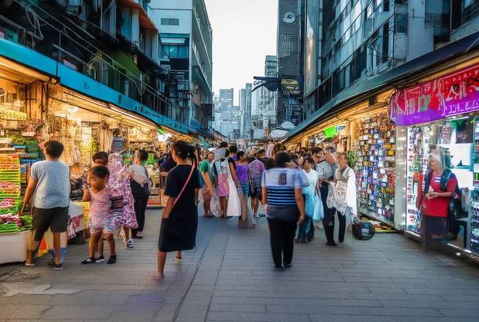 生活消费市场；生活消费市场分析
