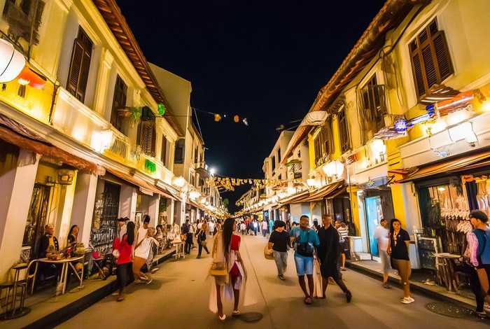 普吉镇老街夜生活 普吉镇老街夜生活电话