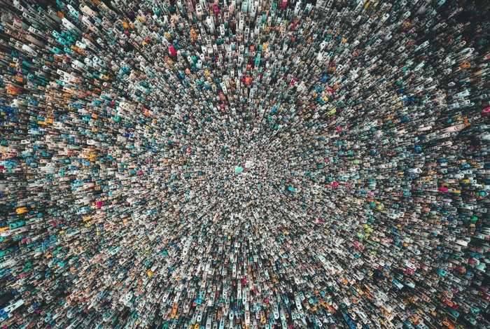 且将生活一饮而尽乌鲁木齐 且将生活一饮而尽什么意思