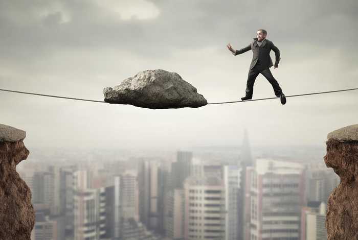 生活中自相矛盾的事例100字作文；生活中自相矛盾的事例100字作文怎么写