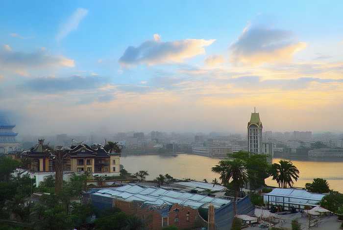 描写儿童生活的句子10字左右；描写儿童生活的句子10字左右三年级