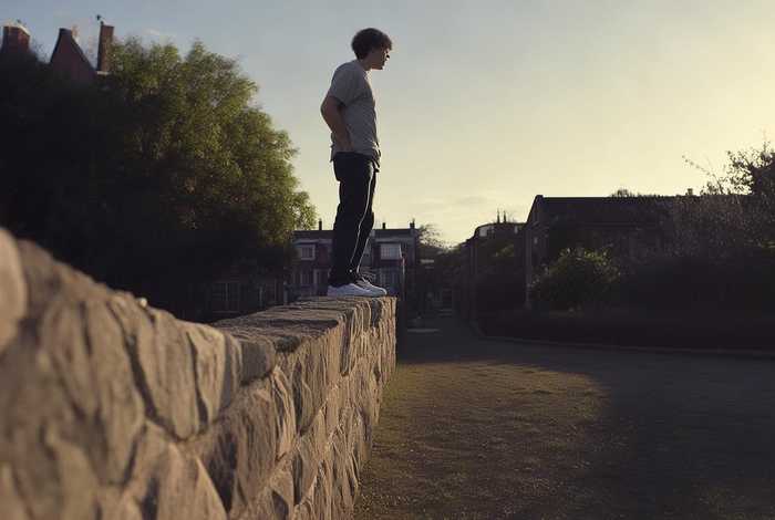 生活中的骑墙现象有哪些，生活中的骑墙现象有哪些例子