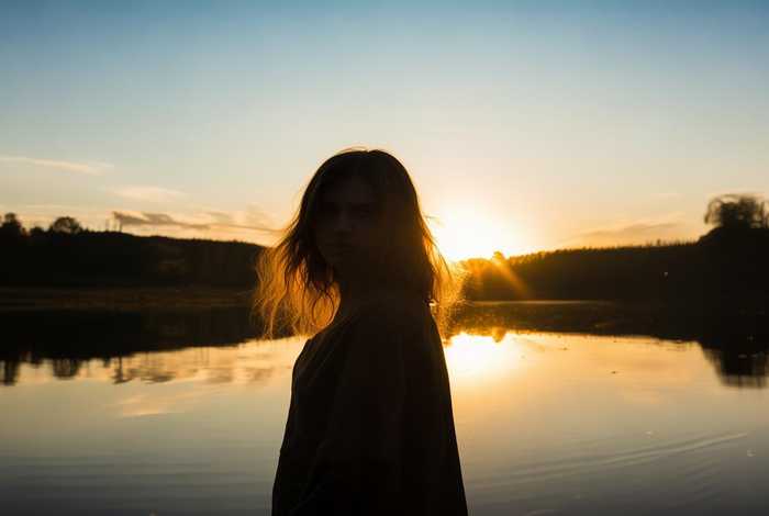 生活像一面镜子作文开头；生活像一面镜子作文开头结尾