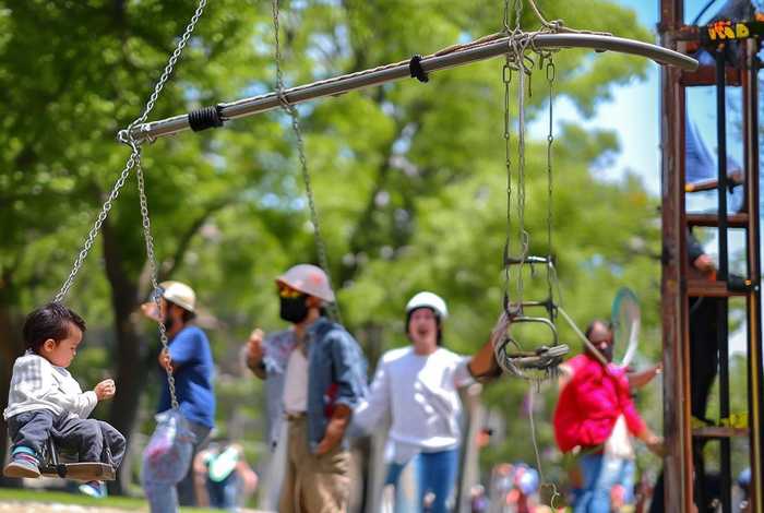 生活中人们利用重力的例子有哪些、列举生活中人们利用重力的例子