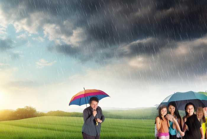 生活有阳光灿烂的日子,也有风雨交加的时刻；生活有阳光灿烂的日子,也有风雨交加的时刻什么意思