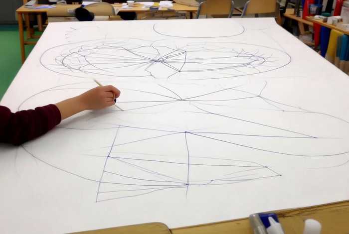 生活中的全等图形.图鉴怎么画；生活中的全等图形.图鉴怎么画的