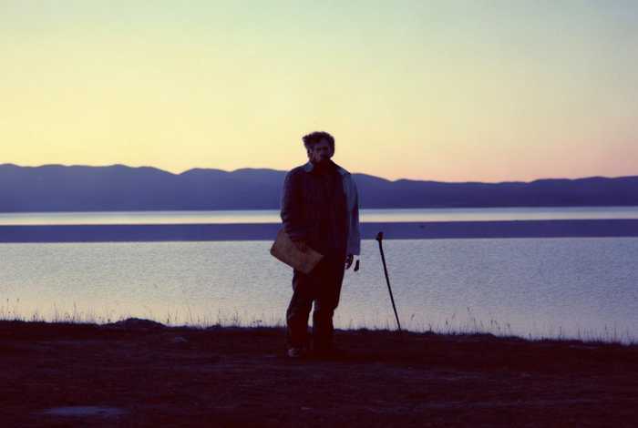 生活不只有眼前的苟且还有远方，生活不只有眼前的苟且还有诗和远方的意思是谁说的