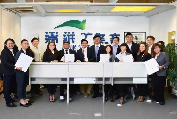 世纪生活物业；世纪生活物业工资全额五险一金