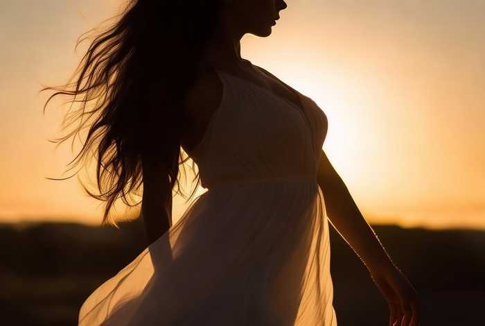 生活照片美女背影 生活照片美女背影真实