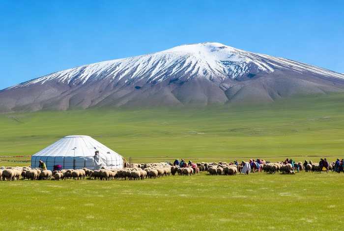 蒙古族生活习俗风景（蒙古族生活特点及风俗）