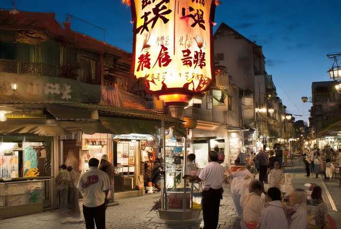 再见了我的小学；再见了我的小学生活400字作文