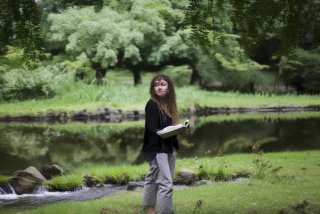 人际关系中总是过于紧张怎么办；人际关系中总是过于紧张怎么办呢