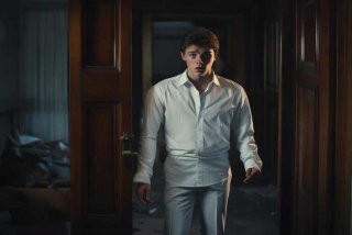 门内宠物遭盗窃 白衣 门内宠物遭盗窃白衣少年