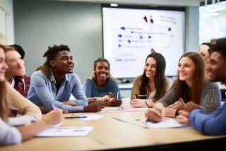 处理人际关系的作文英语初中；处理人际关系的作文英语初中生