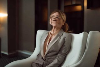 商务旅行按摩兴奋地女人（商务按摩兴奋的优）