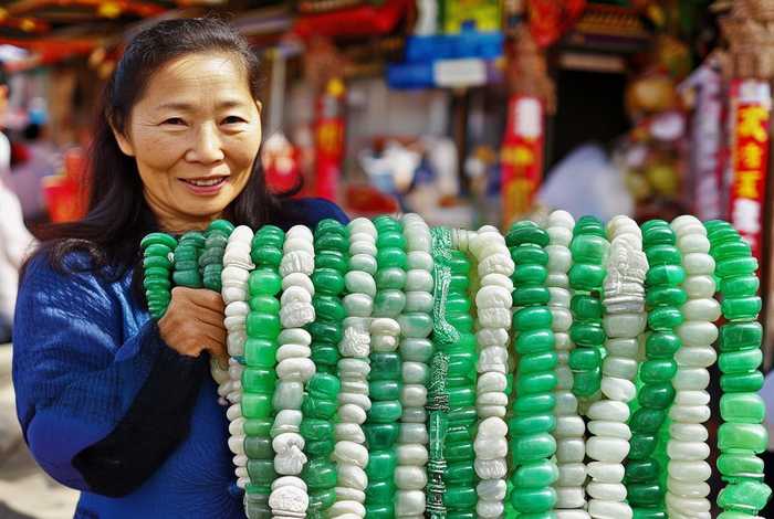 云南丽江旅游5万手镯、云南旅游买的翡翠镯子24000元丽江