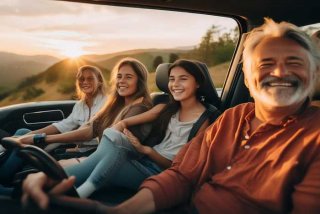 带着爸妈去旅行自驾；带着爸妈去旅行自驾游作文