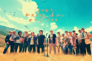 旅行团乐队永远都会在歌词；旅行团乐队永远都会在歌词中出现