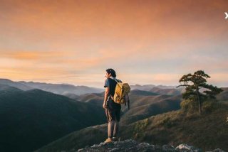 旅行许巍歌词表达什么意思、许巍旅行这首歌表达的意思