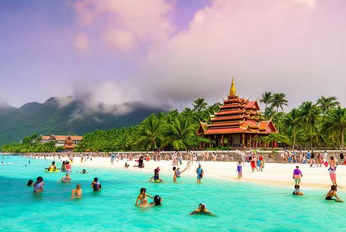 三亚旅行景点推荐；三亚旅行景点推荐一日游