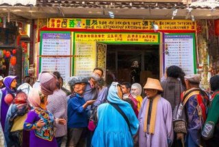 新疆旅行社联系方式（新疆十大旅行社联系方式）