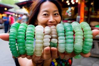 云南丽江旅游5万手镯、云南旅游买的翡翠镯子24000元丽江
