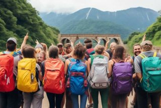 新安旅行团简介 新安旅行团简介50字