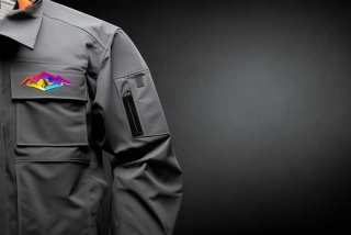 冲锋衣工作服定制；冲锋衣工作服定制logo