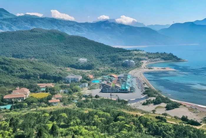 论党的青年工作简介 - 论党的青年工作简介内容概括50字