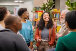 社区工作者待遇怎么样月收入多少钱 - 社区工作者工资待遇怎么样？