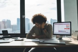 明怎么开才不会影响公司；明怎么开才不会影响公司上班