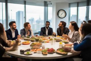 劳动法规定工作时间包含午饭时间吗 - 劳动法规定的工作时间包含中午休息