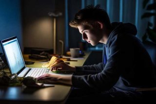 玩电子产品的危害作文600字（玩电子产品的危害作文600字怎么写）