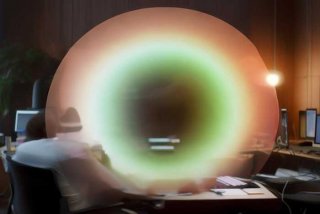 电子产品辐射距离多远合适；电子产品辐射距离多远合适呢