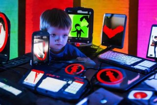 电子产品对孩子的危害英语，电子产品对孩子的危害英语怎么说