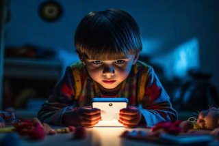 玩电子产品的危害有哪些作文；玩电子产品的危害有哪些作文题目