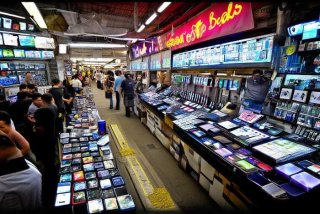 炒电子产品；电子产品赚钱吗