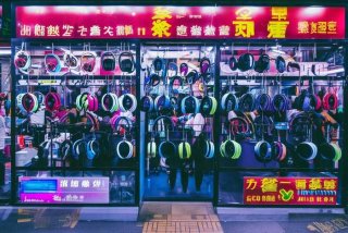 广州电子产品市场耳机，广州电子产品市场耳机专卖店