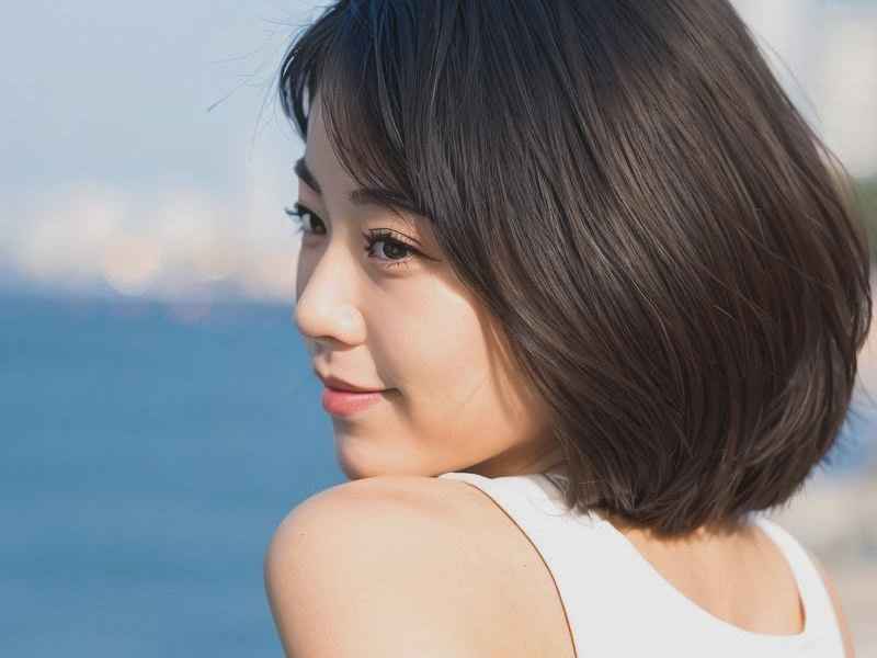 中短发生活照背影照、中短发美女背影生活照 中短发生活照背影照、中短发美女背影生活照