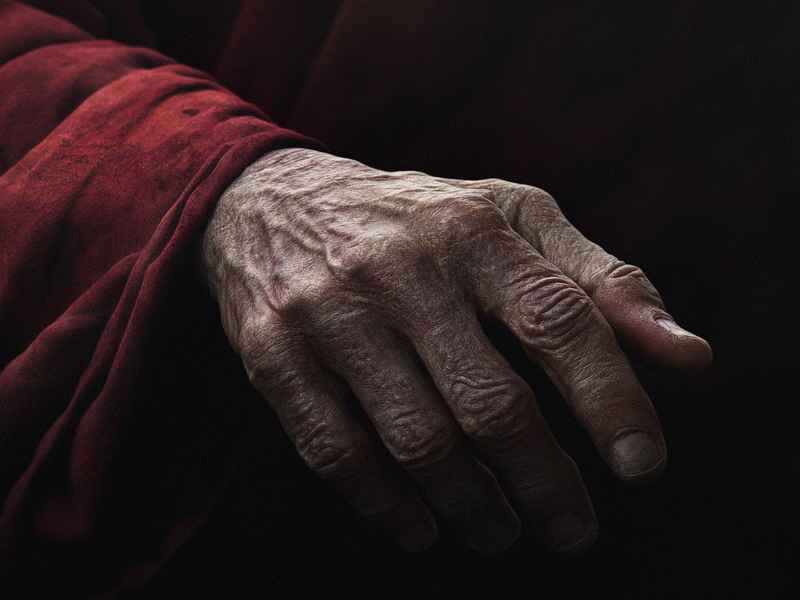 色达僧人靠什么生活、色达僧侣靠什么生活 色达僧人靠什么生活、色达僧侣靠什么生活