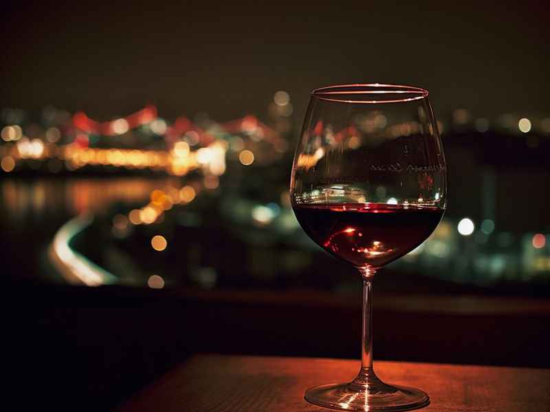 敬生活一杯酒；敬生活一杯酒的语录