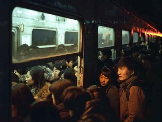 为了生活人们四处奔波是哪首歌的歌词，为了生活人们四处奔波这是哪一首歌
