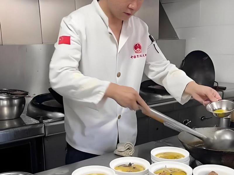 大饭店的厨师和小饭店有啥区别、大饭店的厨师和小饭店有啥区别呢