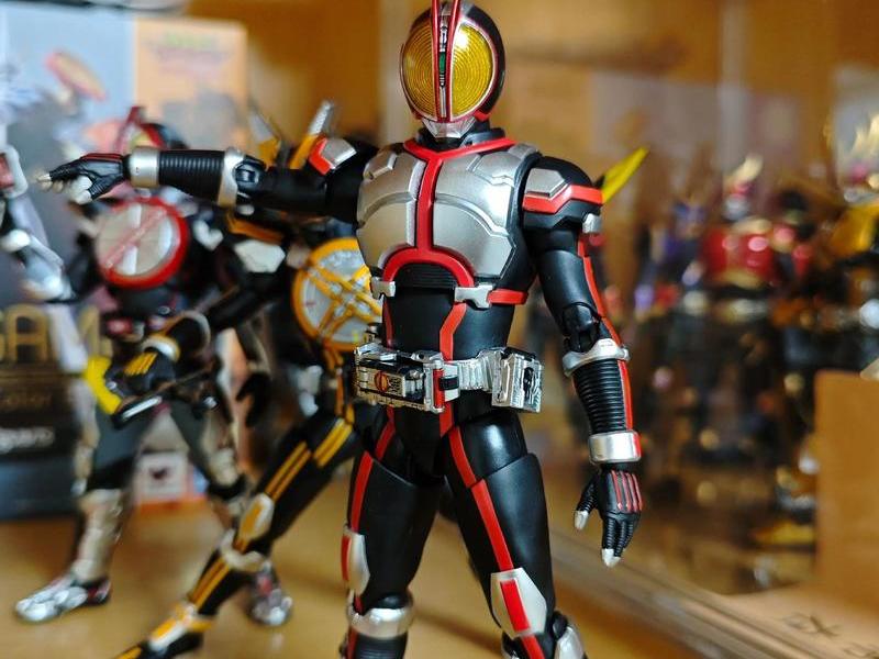 假面骑士555 人际关系;假面骑士555恋爱关系 假面骑士555 人际关系;假面骑士555恋爱关系