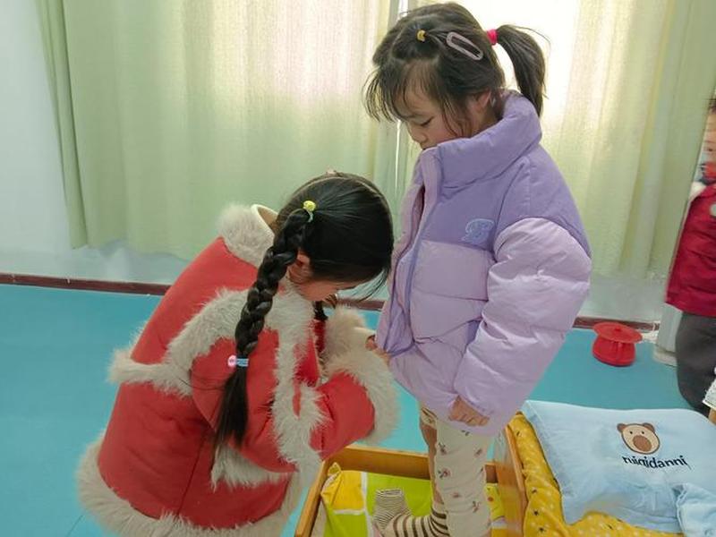 互助行为已经比较普遍的存在于儿童的社会行为之中（互助行为已经比较普遍地存在于幼儿的社会行为之中）