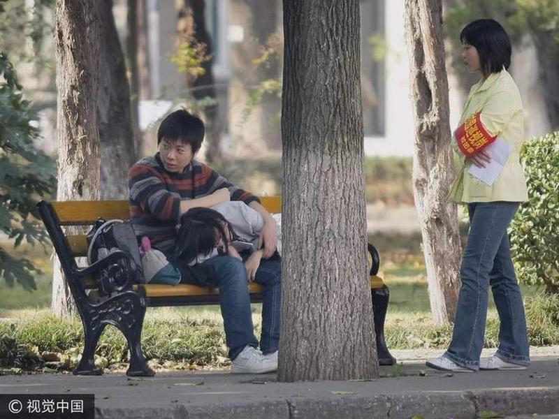 初中女学生和社会人谈恋爱 初中女学生和社会人谈恋爱正常吗 初中女学生和社会人谈恋爱 初中女学生和社会人谈恋爱正常吗