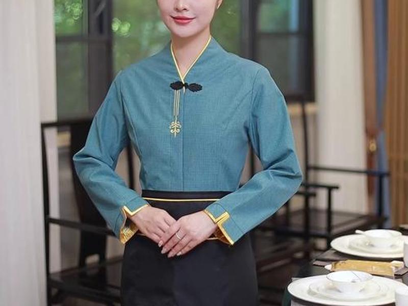 大饭店服务员好干吗；大饭店服务员好干吗工资高吗