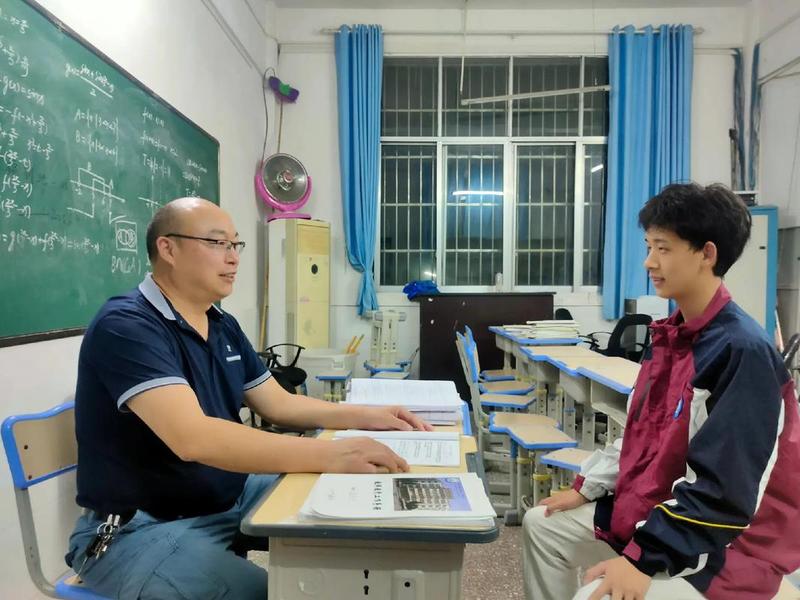 和老师沟通同学之间问题、和老师交流的问题 和老师沟通同学之间问题、和老师交流的问题