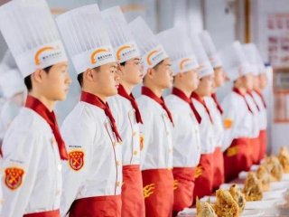厨师这个行业真的不受人待见吗、厨师这个行业真的不受人待见吗为什么
